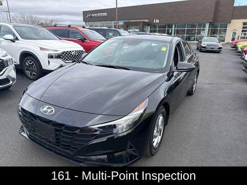 2022 Hyundai ELANTRA SE
