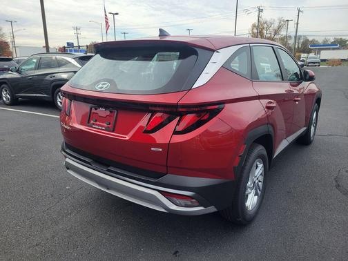 2026 Hyundai TUCSON SE