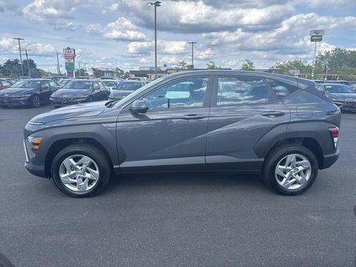 2025 Hyundai KONA SE