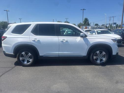 Platinum White Pearl 2023 Honda Pilot AWD EX-L 8 Passenger
