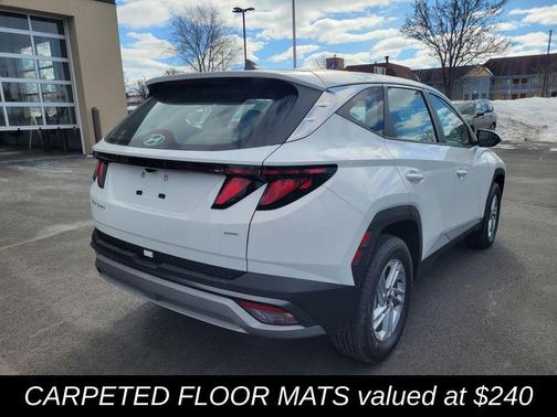 2026 Hyundai TUCSON SE