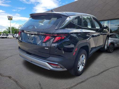 Phantom Black 2026 Hyundai TUCSON SE