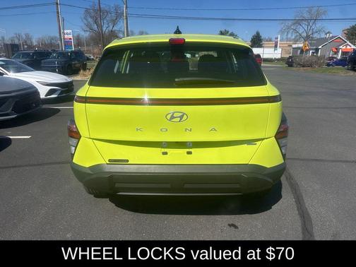 Neoteric Yellow 2024 Hyundai KONA SE