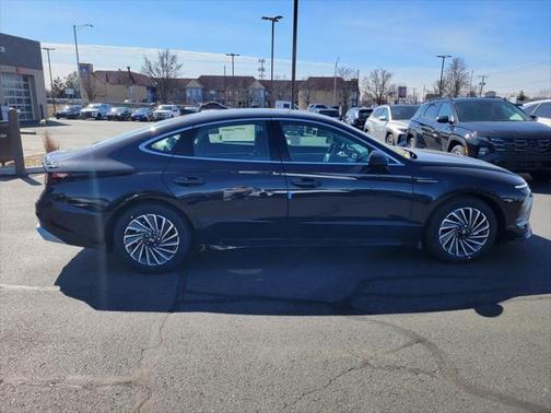 2025 Hyundai SONATA Hybrid SE
