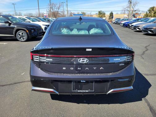 2025 Hyundai SONATA Hybrid SE