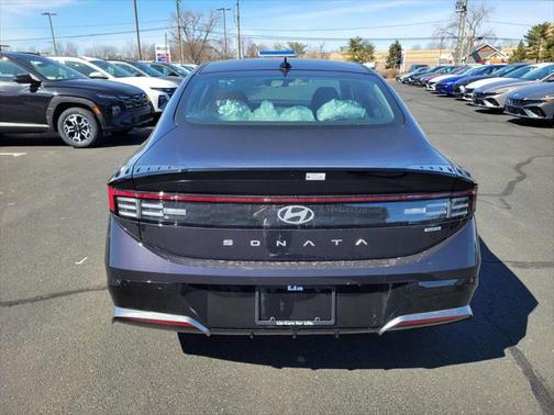 2025 Hyundai SONATA Hybrid SE