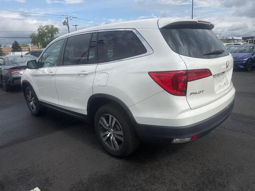 White Diamond Pearl 2018 Honda Pilot EX-L