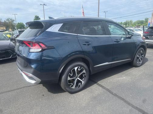 Vesta Blue 2023 Kia Sportage Hybrid EX