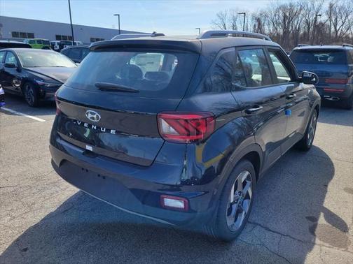 2025 Hyundai VENUE SEL