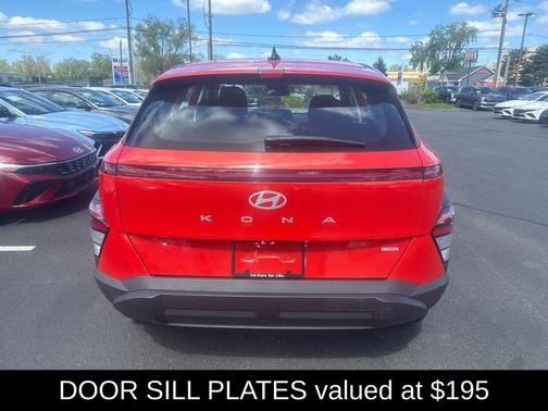 Soultronic Orange Pearl 2025 Hyundai KONA SE