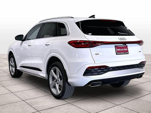 GLACIER WHITE 2026 Audi Q5 Premium Plus TFSI quattro S tronic