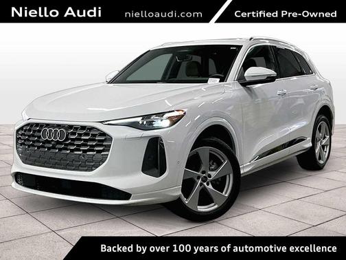 Glacier White Metallic 2025 Audi Q5 Premium Plus TFSI quattro S tronic