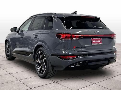 Magnet Gray 2027 Audi SQ6 e-tron Prestige