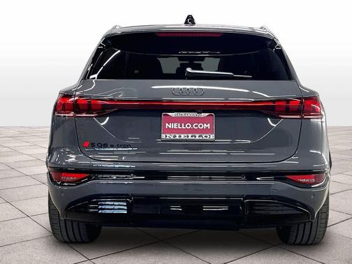 Magnet Gray 2027 Audi SQ6 e-tron Prestige