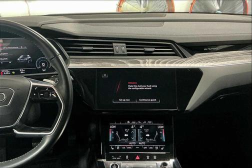 2021 Audi e-tron Premium Plus