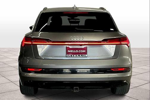 2021 Audi e-tron Premium Plus