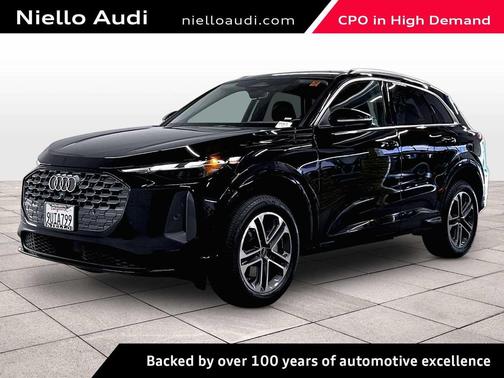 Mythos Black Metallic 2025 Audi Q5 Premium TFSI quattro S tronic
