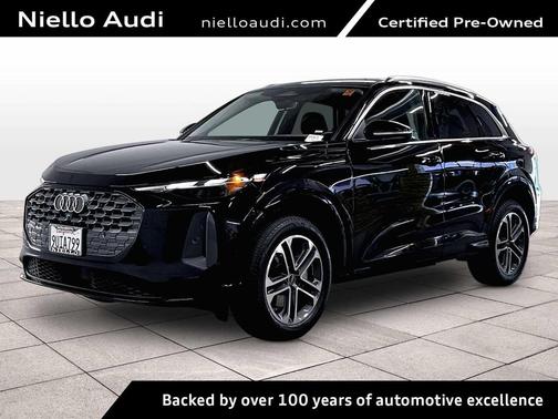 Mythos Black Metallic 2025 Audi Q5 Premium TFSI quattro S tronic