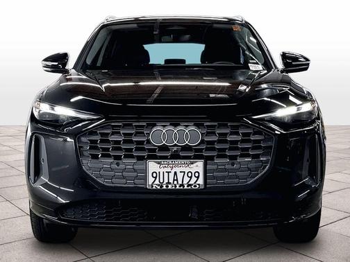 Mythos Black Metallic 2025 Audi Q5 Premium TFSI quattro S tronic