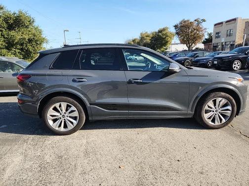 2025 Audi Q6 e-tron Premium Plus