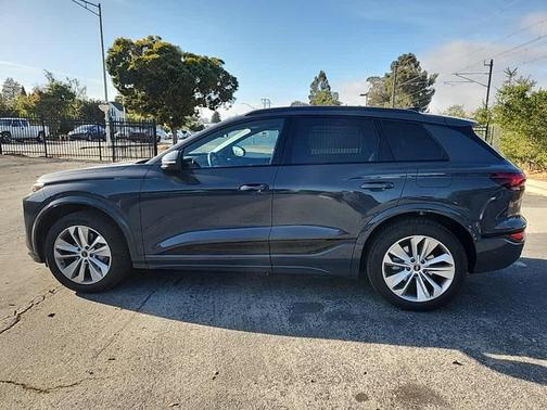 2025 Audi Q6 e-tron Premium Plus