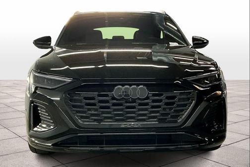 2024 Audi Q8 e-tron Prestige