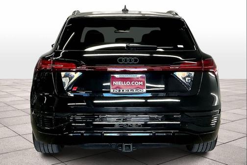 2024 Audi Q8 e-tron Prestige