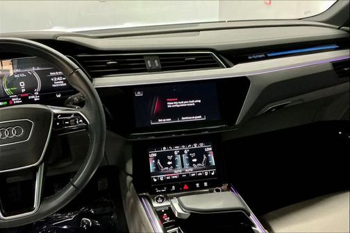 2024 Audi Q8 e-tron Prestige
