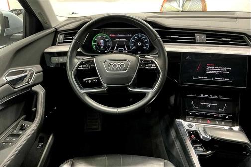 2022 Audi e-tron Premium