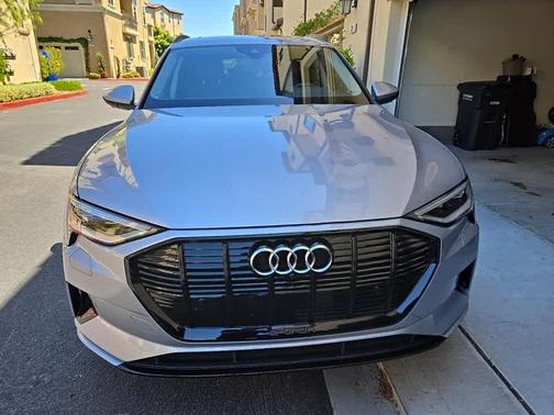 2022 Audi e-tron Premium