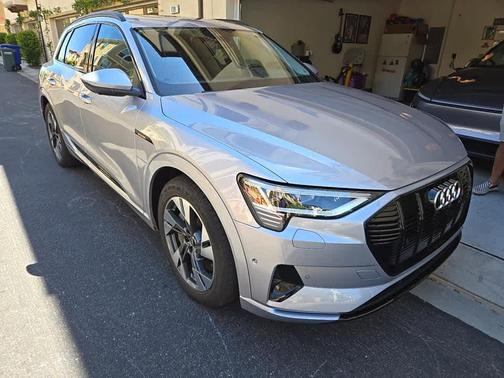 2022 Audi e-tron Premium