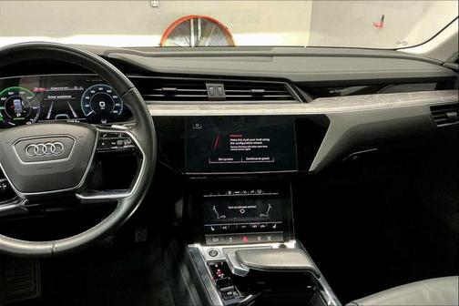 2022 Audi e-tron Premium