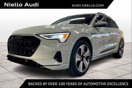 2022 Audi e-tron Premium Plus