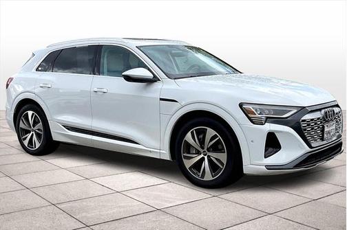 2024 Audi Q8 e-tron Premium Plus