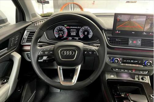 2025 Audi Q5 45 S line Prestige