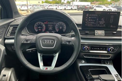 2024 Audi Q5 45 S line Premium Plus