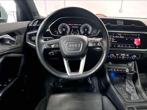 Glacier White Metallic 2023 Audi Q3 45 S line Premium Plus