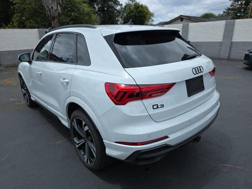 Glacier White Metallic 2023 Audi Q3 45 S line Premium Plus