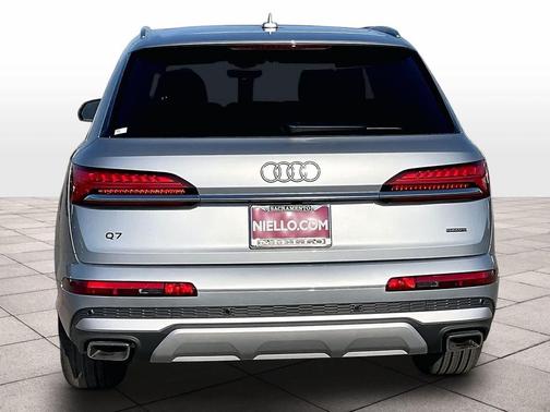 2026 Audi Q7 45 Premium