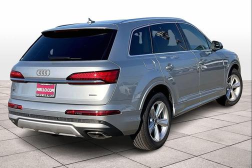 2026 Audi Q7 45 Premium