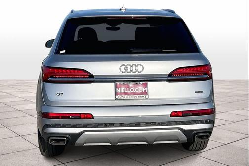 2026 Audi Q7 45 Premium