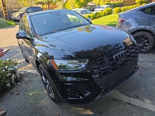 Mythos Black Metallic 2023 Audi Q5 45 S line Premium Plus
