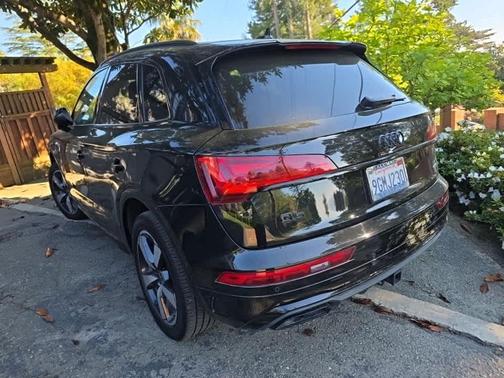 Mythos Black Metallic 2023 Audi Q5 45 S line Premium Plus