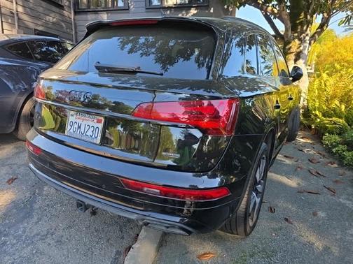 Mythos Black Metallic 2023 Audi Q5 45 S line Premium Plus