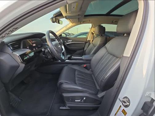 2021 Audi e-tron Prestige