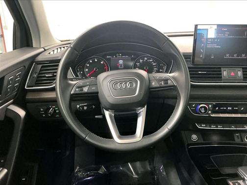 Daytona Gray Pearl Effect 2023 Audi Q5 45 S line Premium