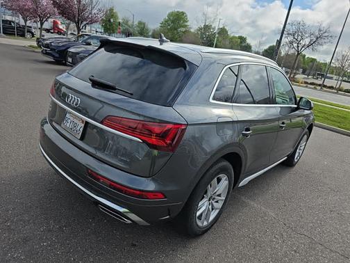 2023 Audi Q5 45 S line Premium