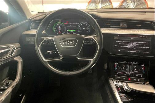 2021 Audi e-tron Premium