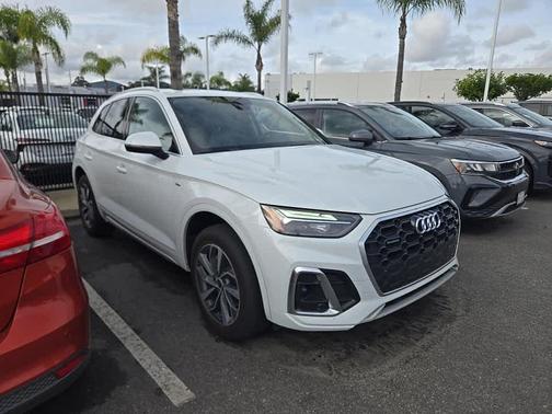 2023 Audi Q5 45 S line Premium