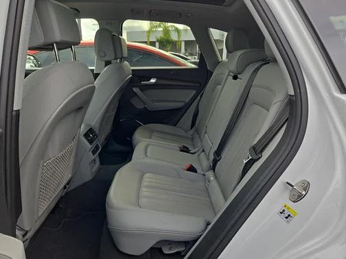 2023 Audi Q5 45 S line Premium